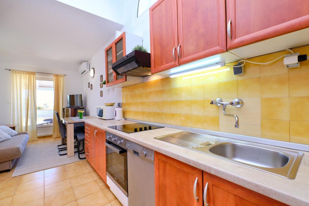 Apartments Vanda Мали-Лошинь Экстерьер фото