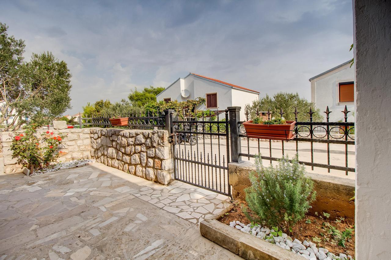 Apartments Vanda Мали-Лошинь Экстерьер фото
